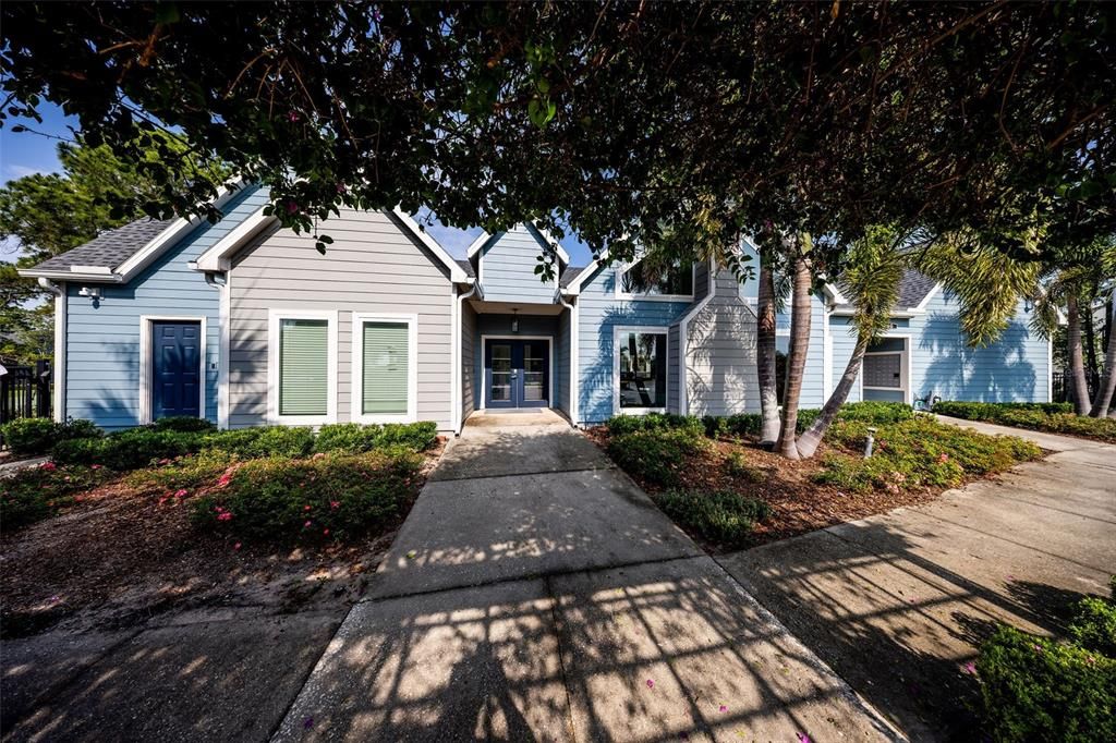 Под контрактом: $135,000 (1 спален, 1 ванн, 645 Квадратных фут)