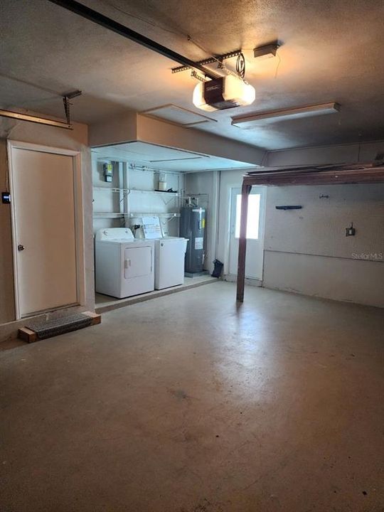 For Rent: $3,900 (3 beds, 2 baths, 1425 Square Feet)