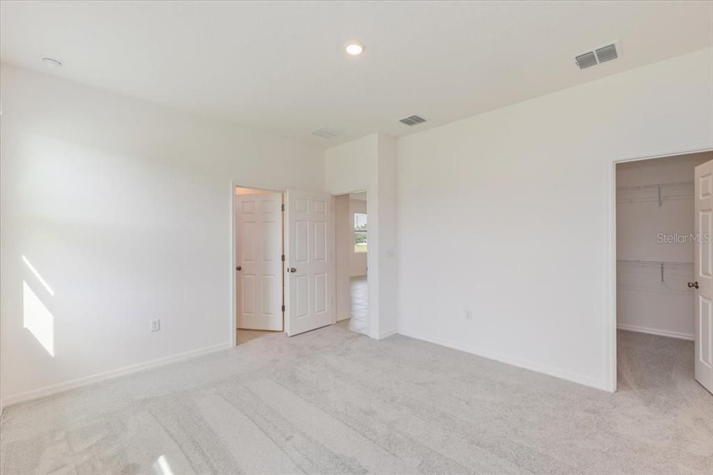 Active With Contract: $289,990 (3 beds, 2 baths, 1501 Square Feet)