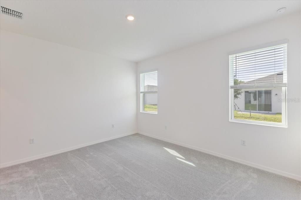 Active With Contract: $289,990 (3 beds, 2 baths, 1501 Square Feet)