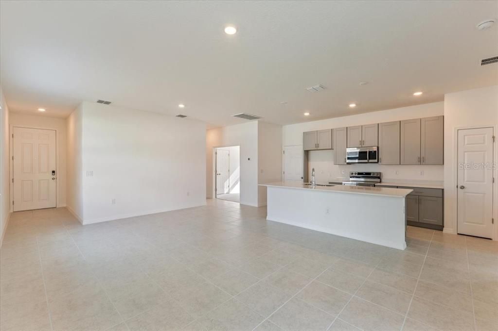 Active With Contract: $289,990 (3 beds, 2 baths, 1501 Square Feet)