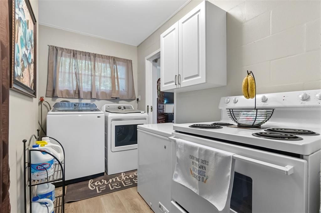 Active With Contract: $1,050,000 (0 beds, 0 baths, 5374 Square Feet)