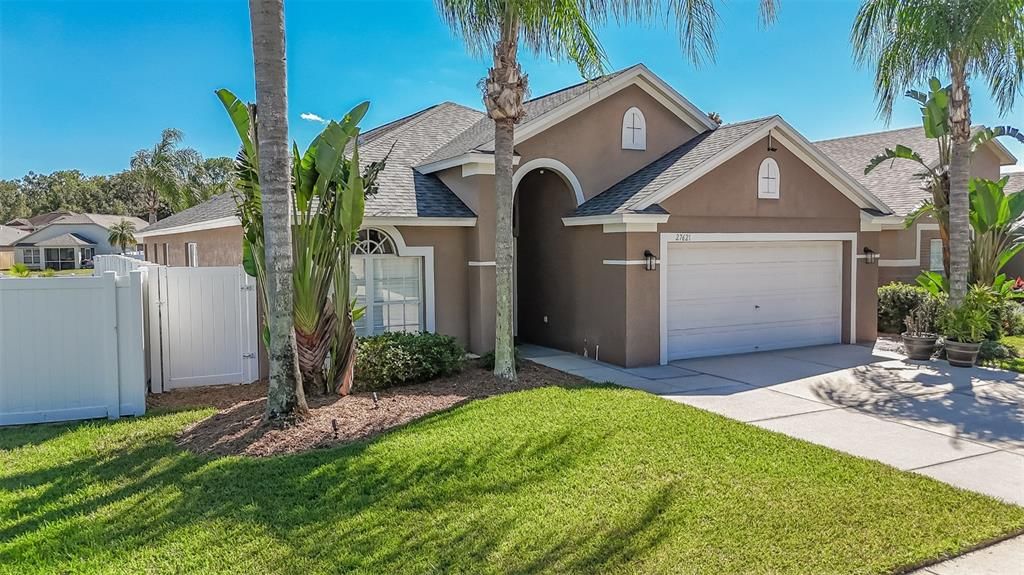 На продажу: $475,000 (4 спален, 3 ванн, 1910 Квадратных фут)