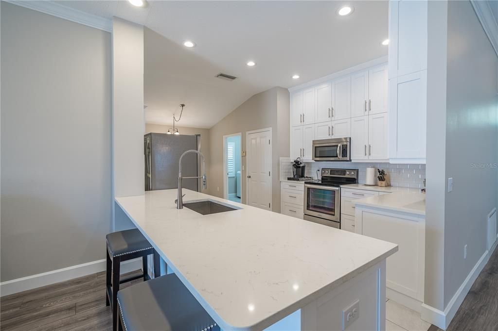 На продажу: $475,000 (4 спален, 3 ванн, 1910 Квадратных фут)