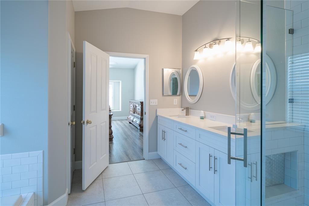 На продажу: $475,000 (4 спален, 3 ванн, 1910 Квадратных фут)