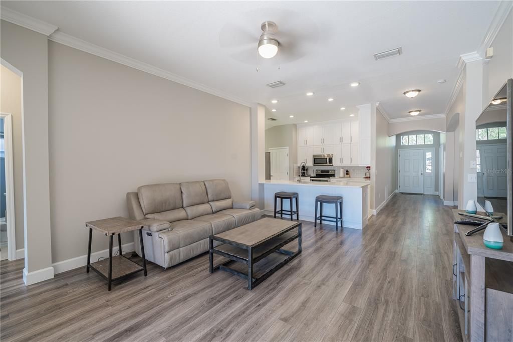 На продажу: $475,000 (4 спален, 3 ванн, 1910 Квадратных фут)