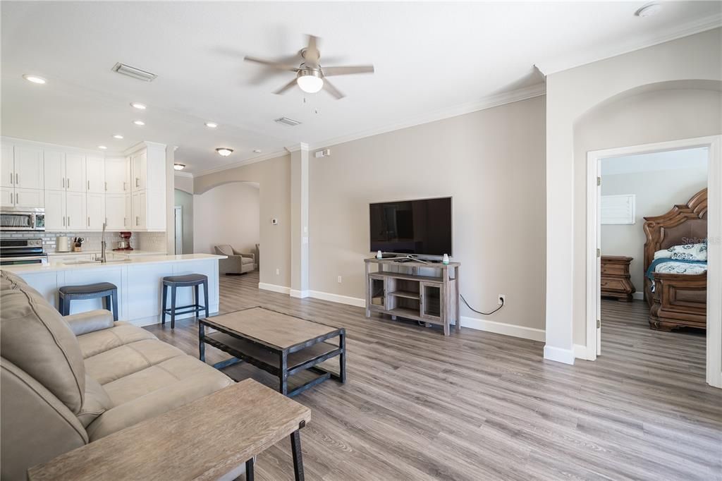 На продажу: $475,000 (4 спален, 3 ванн, 1910 Квадратных фут)