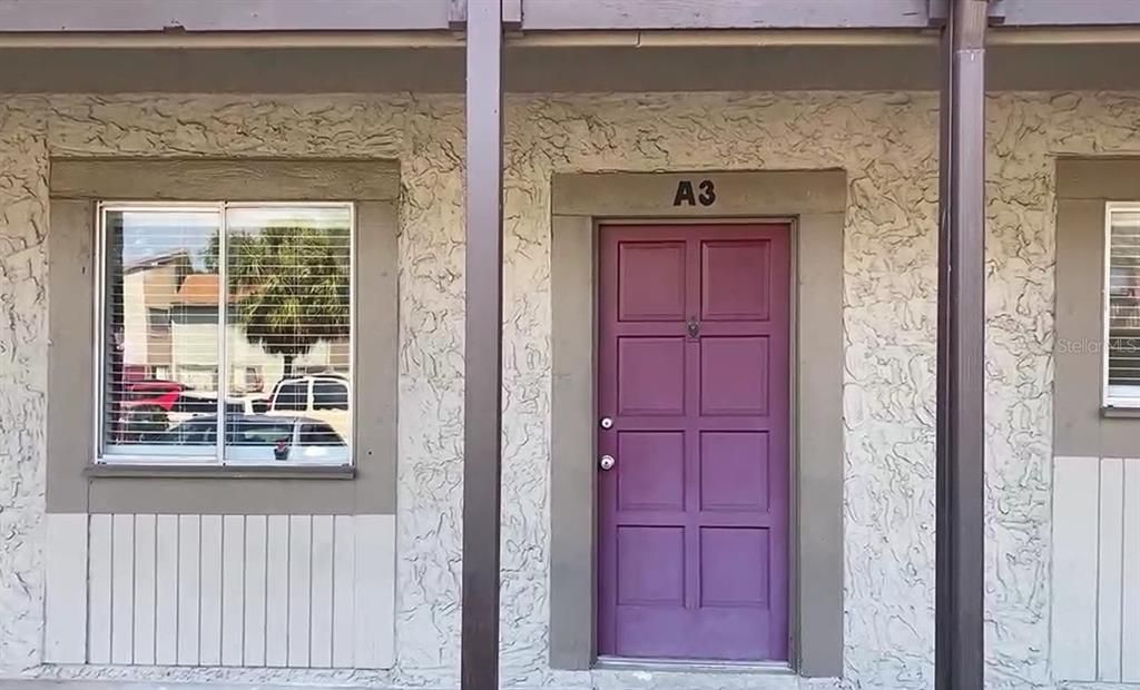 For Sale: $94,900 (1 beds, 1 baths, 552 Square Feet)