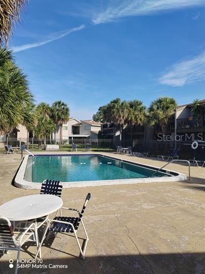 For Sale: $94,900 (1 beds, 1 baths, 552 Square Feet)