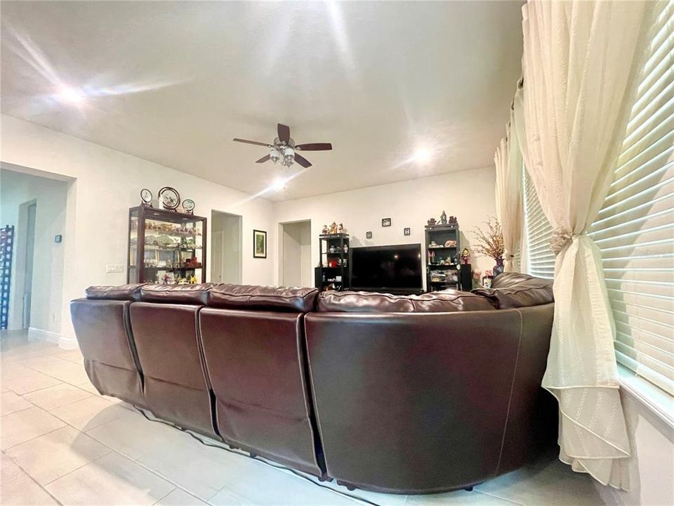 На продажу: $1,180,000 (5 спален, 4 ванн, 4685 Квадратных фут)