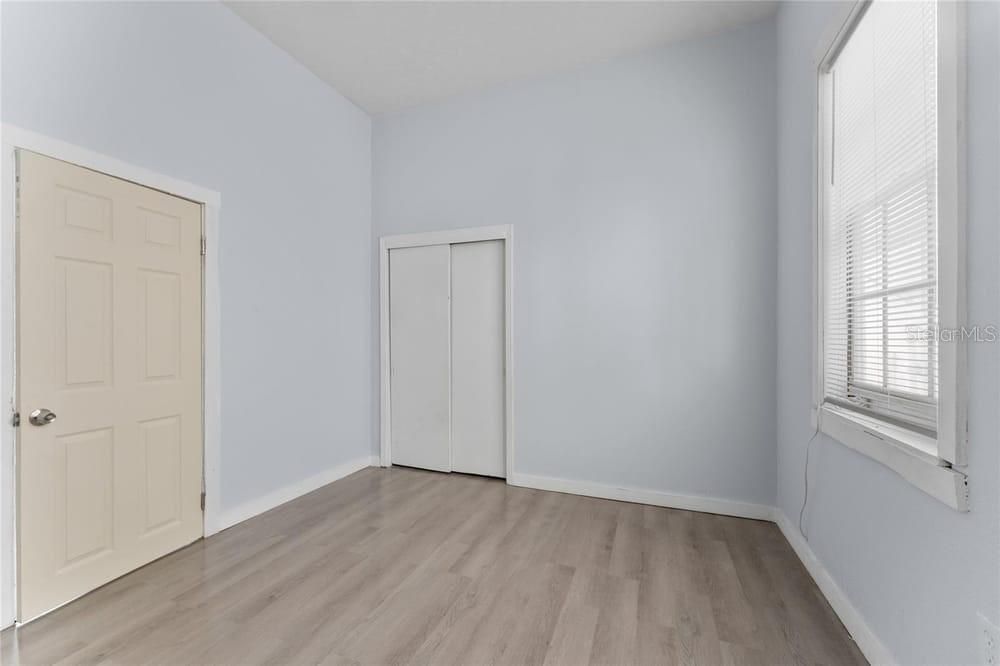 Active With Contract: $229,900 (3 beds, 1 baths, 1144 Square Feet)