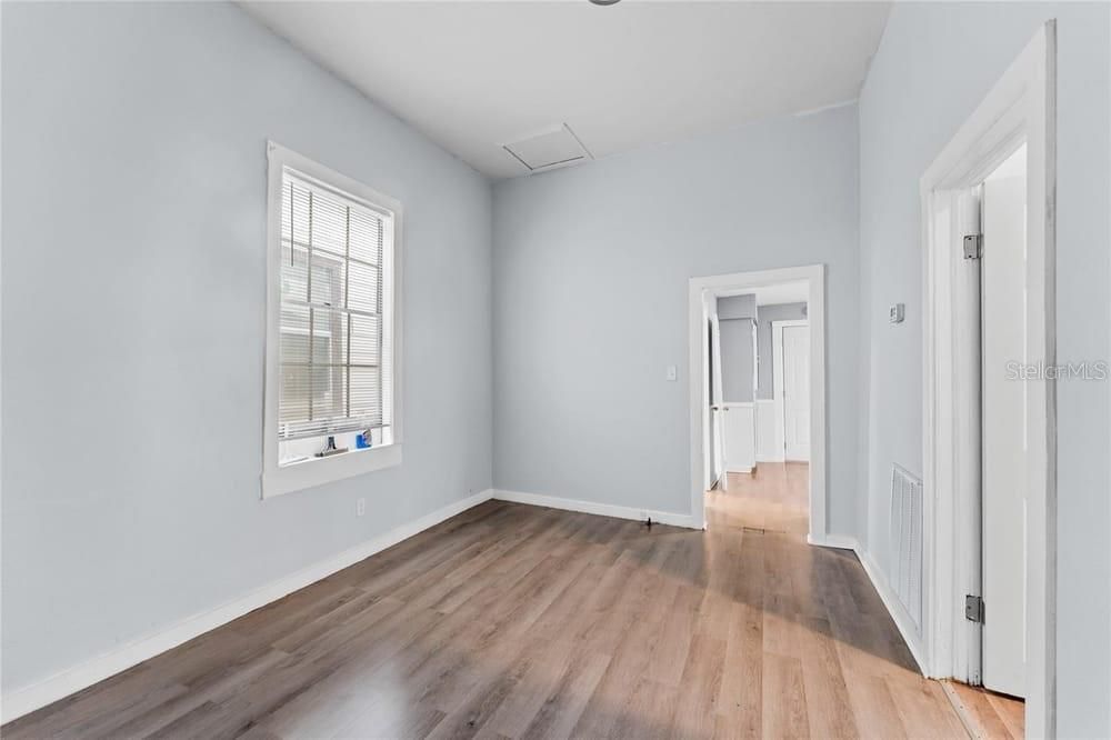 Active With Contract: $229,900 (3 beds, 1 baths, 1144 Square Feet)