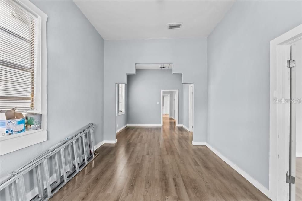 Active With Contract: $229,900 (3 beds, 1 baths, 1144 Square Feet)