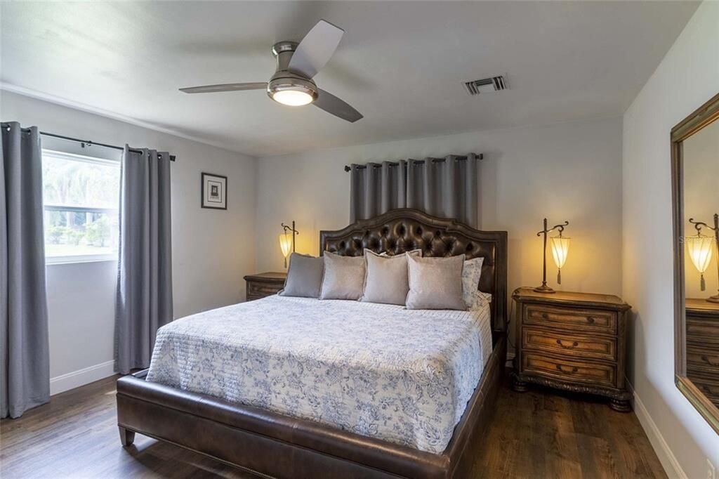 For Sale: $1,900,000 (10 beds, 8 baths, 5499 Square Feet)