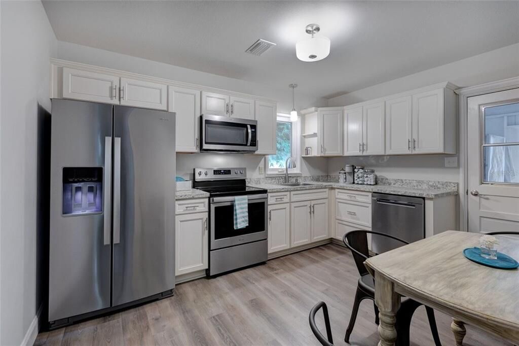 For Sale: $1,900,000 (10 beds, 8 baths, 5499 Square Feet)