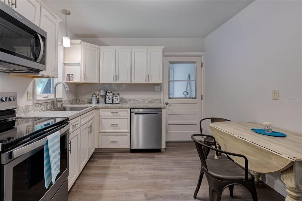 For Sale: $1,900,000 (10 beds, 8 baths, 5499 Square Feet)