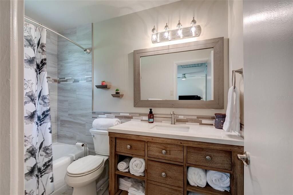 For Sale: $1,900,000 (10 beds, 8 baths, 5499 Square Feet)