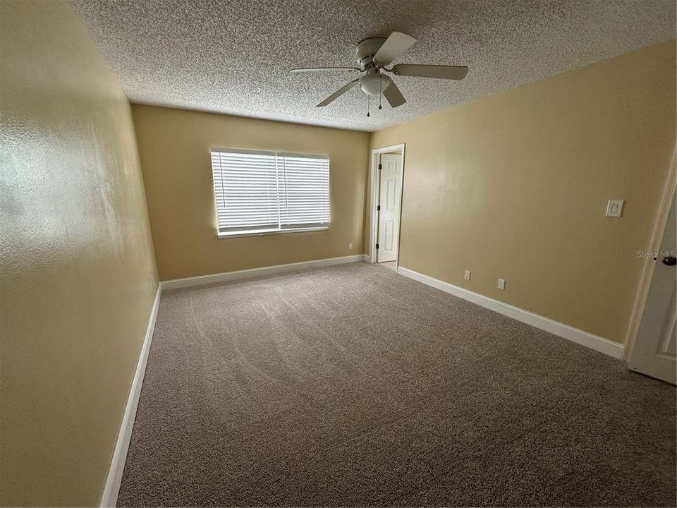 Active With Contract: $129,900 (2 beds, 2 baths, 1049 Square Feet)