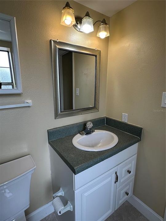 Active With Contract: $129,900 (2 beds, 2 baths, 1049 Square Feet)