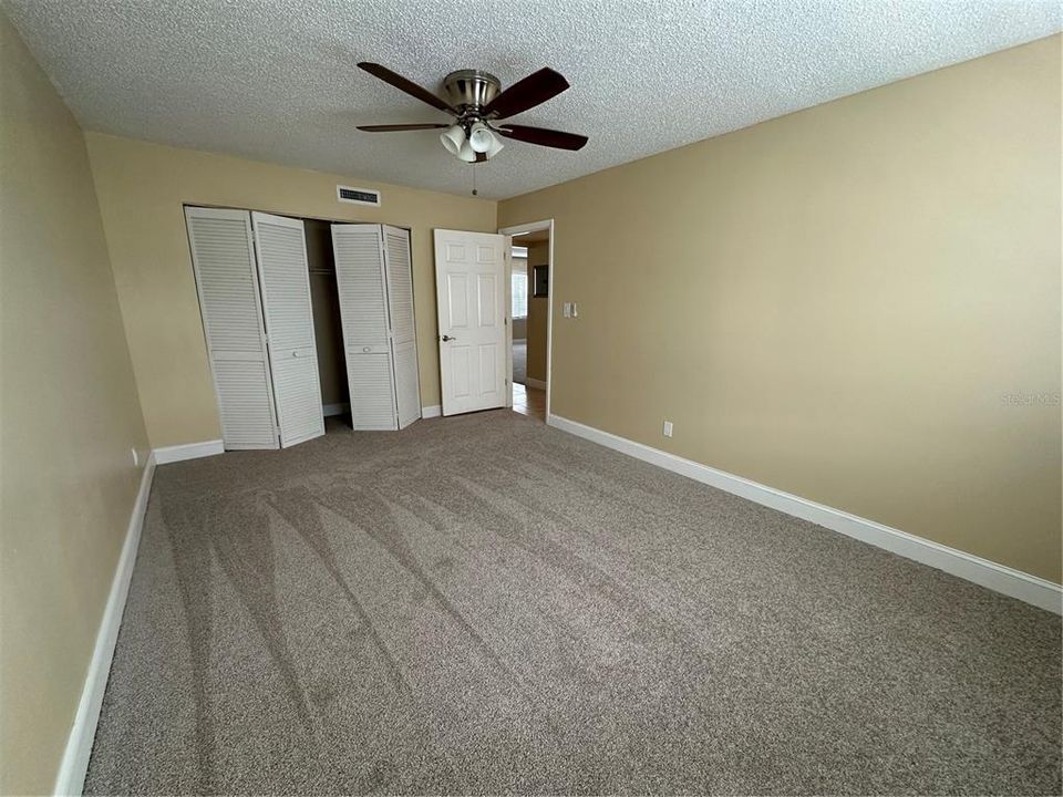 Active With Contract: $129,900 (2 beds, 2 baths, 1049 Square Feet)