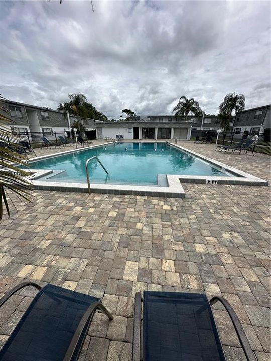 Active With Contract: $129,900 (2 beds, 2 baths, 1049 Square Feet)