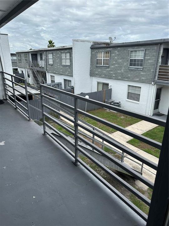 Active With Contract: $129,900 (2 beds, 2 baths, 1049 Square Feet)