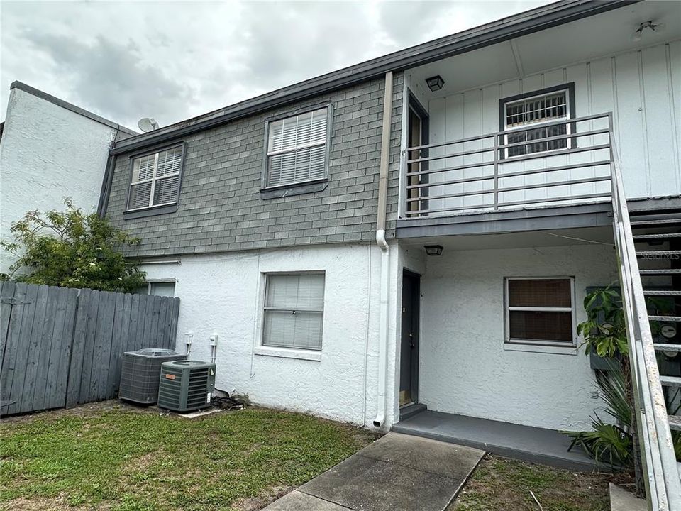 Active With Contract: $129,900 (2 beds, 2 baths, 1049 Square Feet)