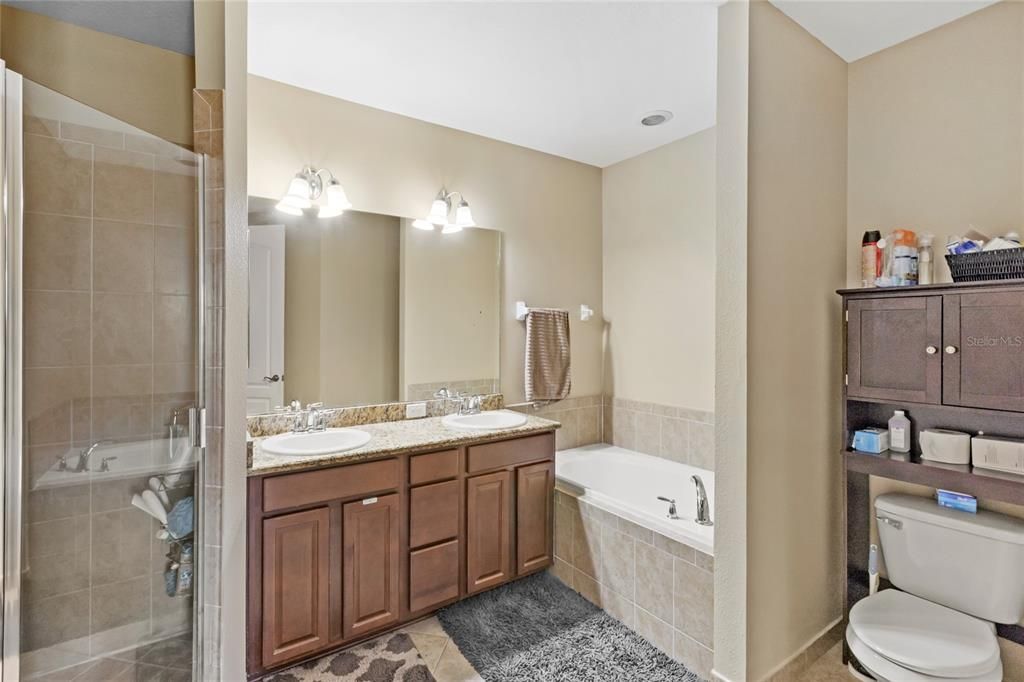 En Venta: $450,000 (4 camas, 3 baños, 2059 Pies cuadrados)