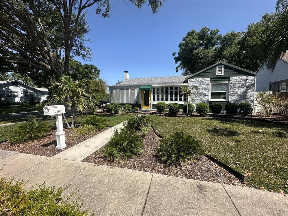 最近售出: $715,000 (3 贝兹, 2 浴室, 1489 平方英尺)