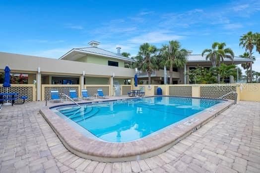 待售: $140,000 (1 贝兹, 1 浴室, 308 平方英尺)