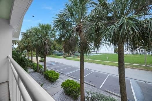 待售: $140,000 (1 贝兹, 1 浴室, 308 平方英尺)