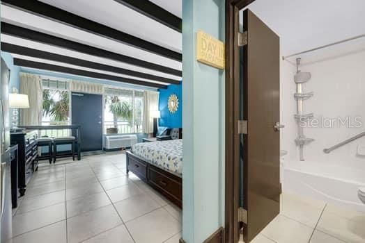 待售: $140,000 (1 贝兹, 1 浴室, 308 平方英尺)