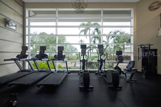 待售: $140,000 (1 贝兹, 1 浴室, 308 平方英尺)