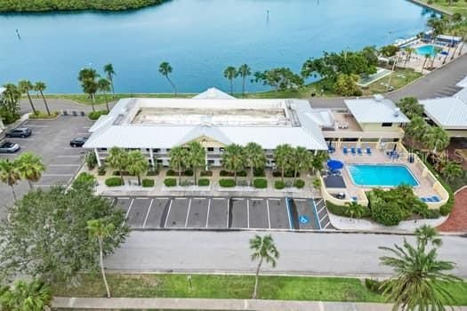 待售: $140,000 (1 贝兹, 1 浴室, 308 平方英尺)