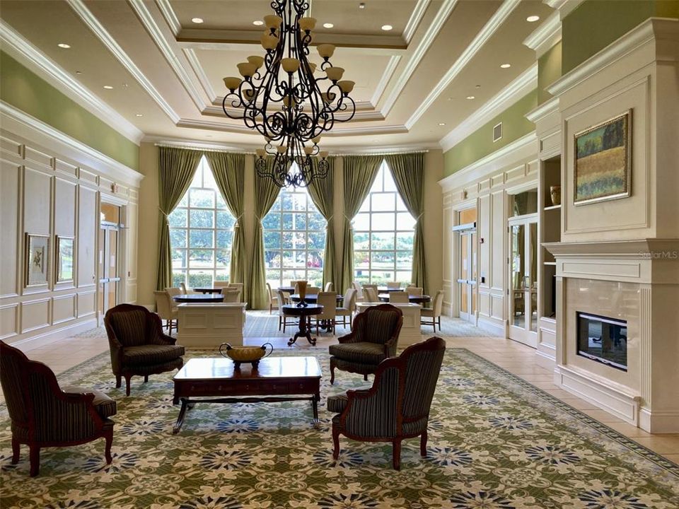 合同活跃: $399,000 (3 贝兹, 3 浴室, 1810 平方英尺)