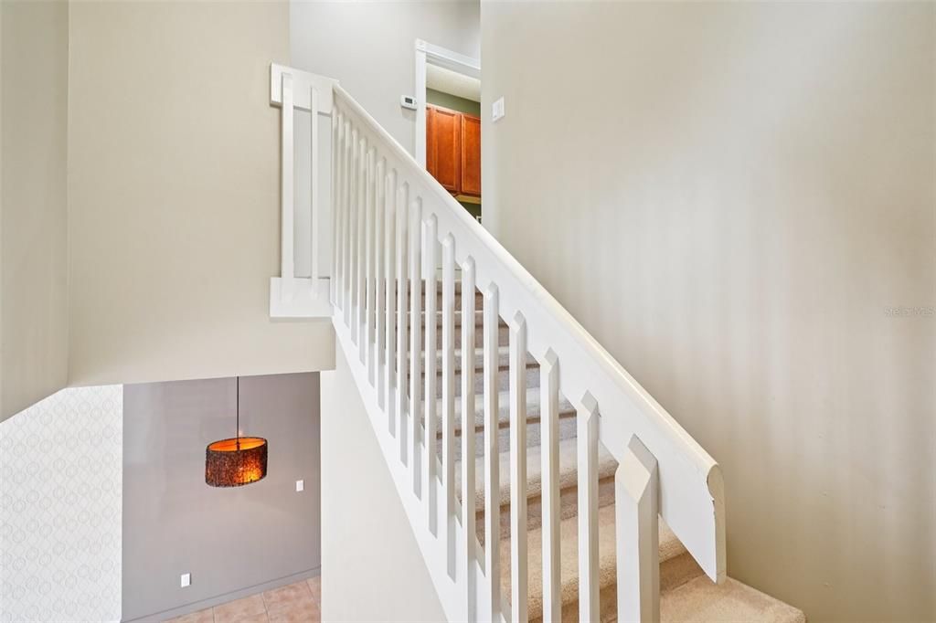 合同活跃: $399,000 (3 贝兹, 3 浴室, 1810 平方英尺)