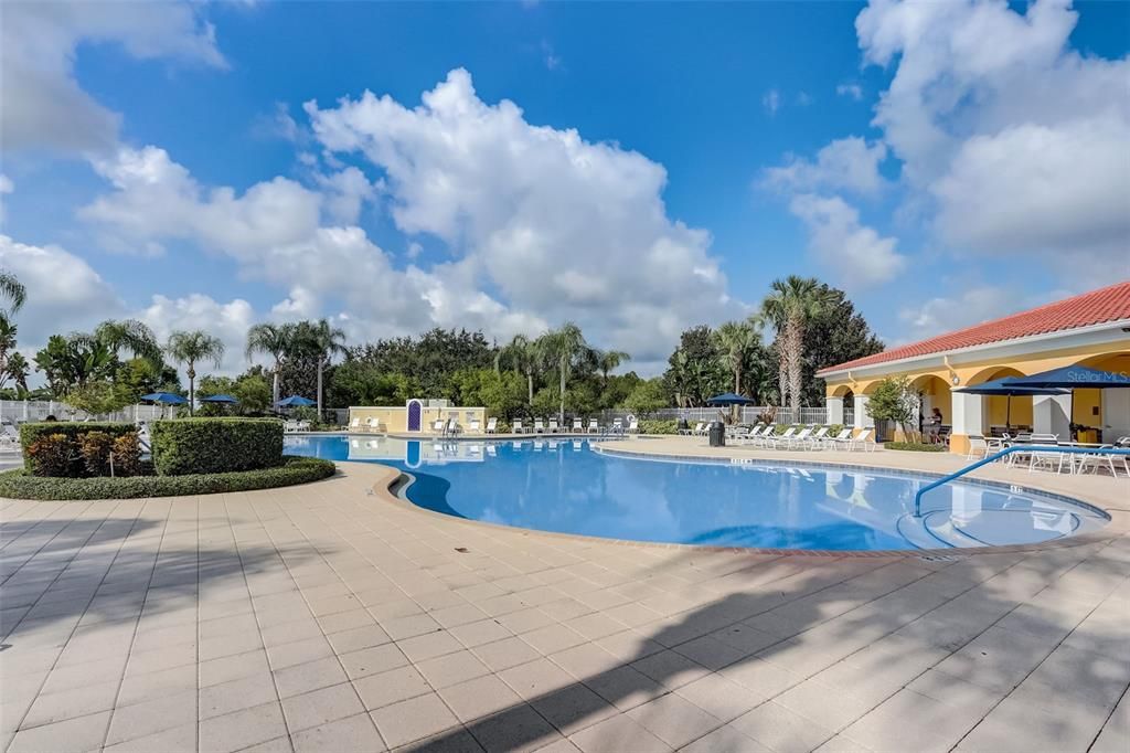 合同活跃: $399,000 (3 贝兹, 3 浴室, 1810 平方英尺)