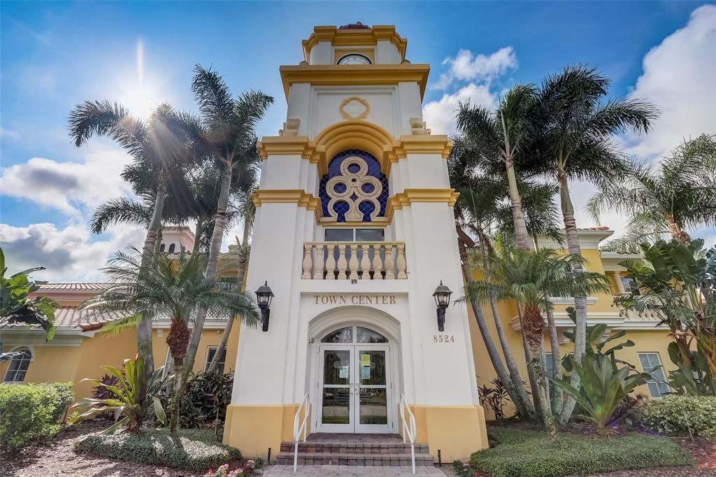 合同活跃: $399,000 (3 贝兹, 3 浴室, 1810 平方英尺)