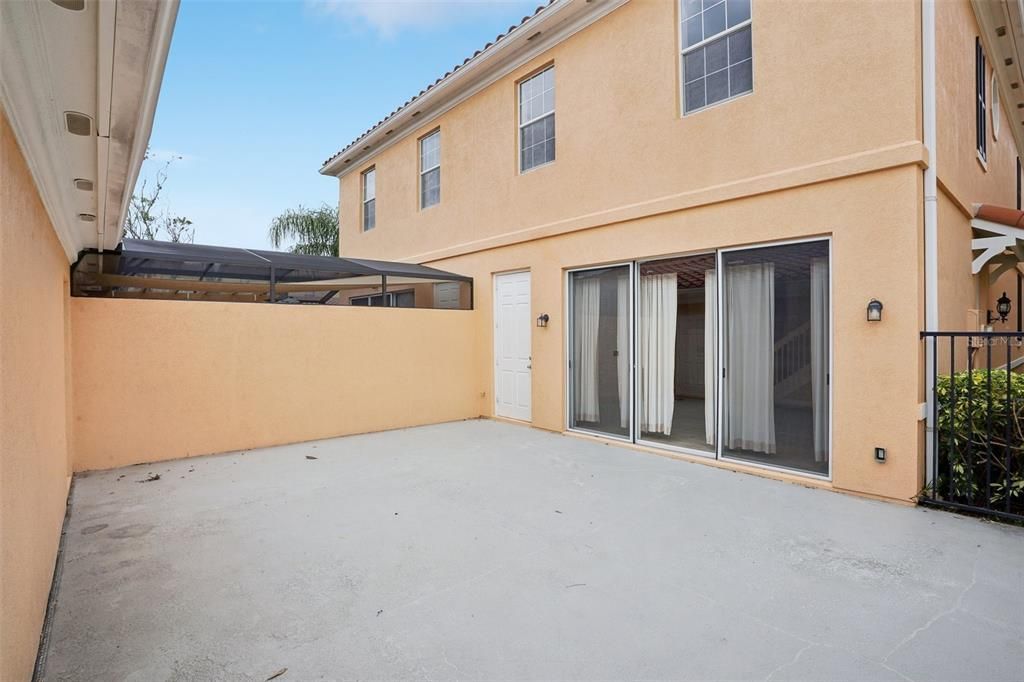 合同活跃: $399,000 (3 贝兹, 3 浴室, 1810 平方英尺)