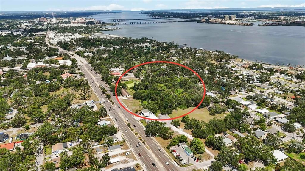 待售: $3,000,000 (4.53 acres)