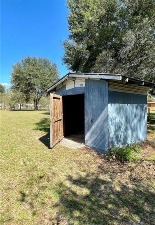 合同活跃: $140,000 (2 贝兹, 1 浴室, 896 平方英尺)