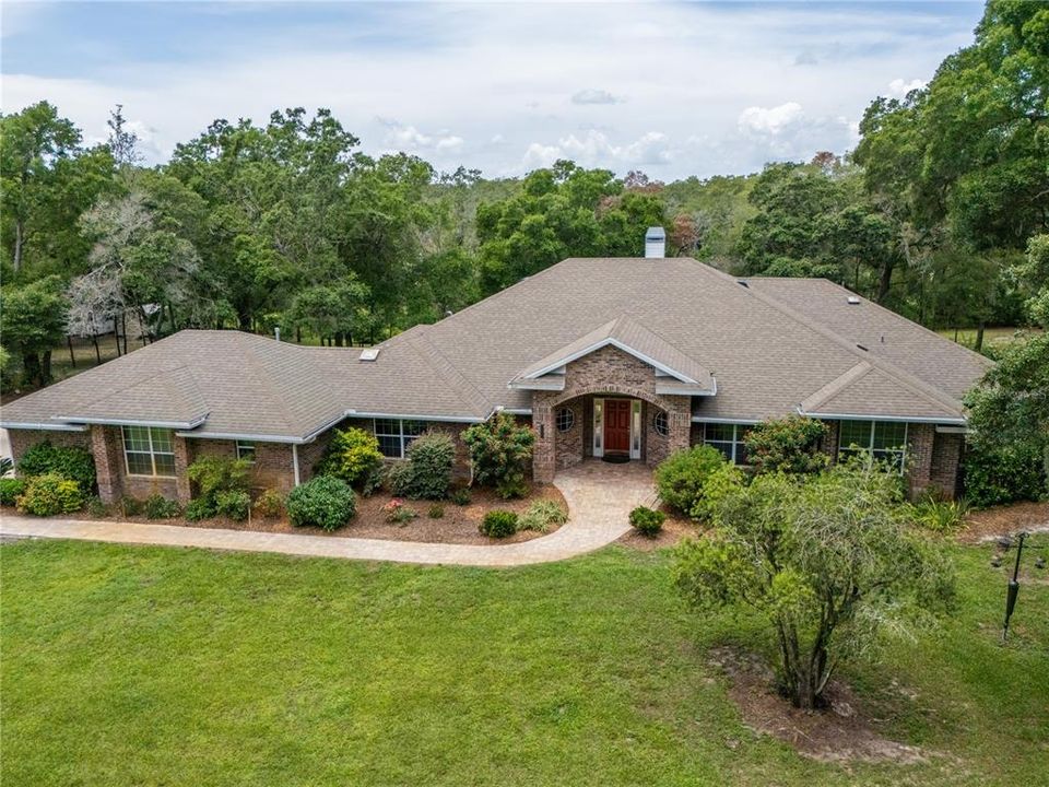 合同活跃: $869,500 (4 贝兹, 3 浴室, 3597 平方英尺)