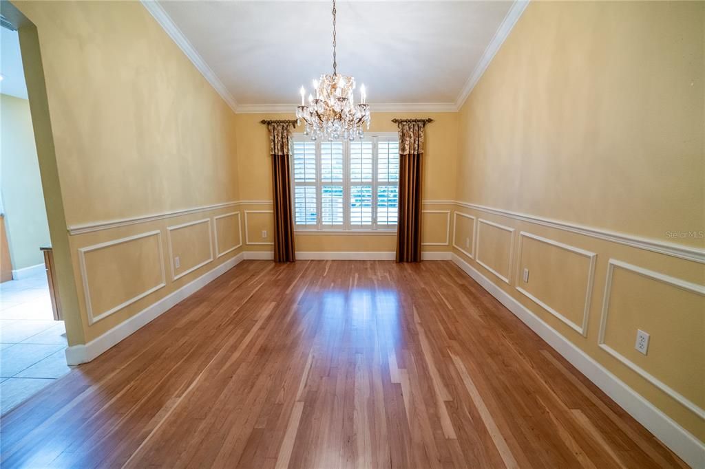 合同活跃: $869,500 (4 贝兹, 3 浴室, 3597 平方英尺)