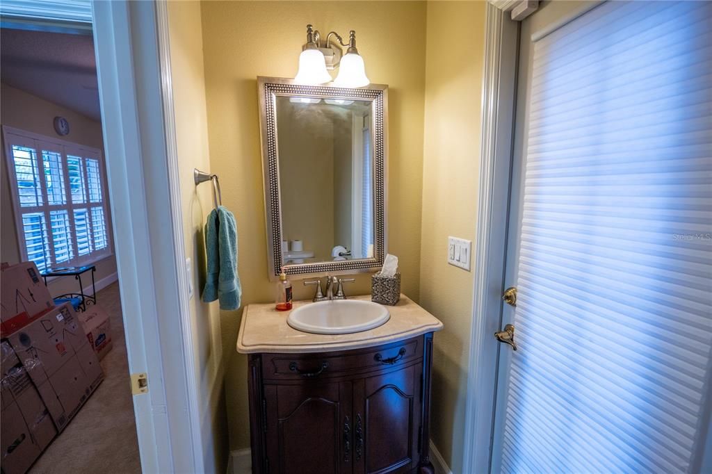 合同活跃: $869,500 (4 贝兹, 3 浴室, 3597 平方英尺)