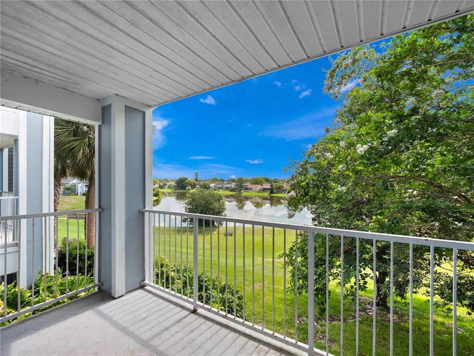 Active With Contract: $164,900 (2 beds, 2 baths, 899 Square Feet)