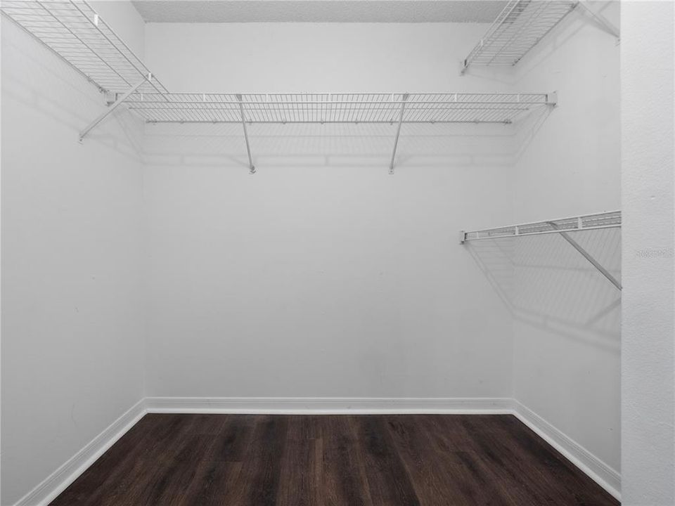 Active With Contract: $164,900 (2 beds, 2 baths, 899 Square Feet)