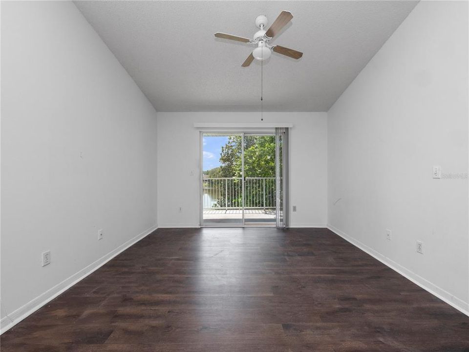 Active With Contract: $164,900 (2 beds, 2 baths, 899 Square Feet)