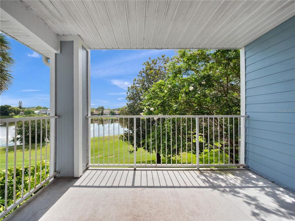 Active With Contract: $164,900 (2 beds, 2 baths, 899 Square Feet)