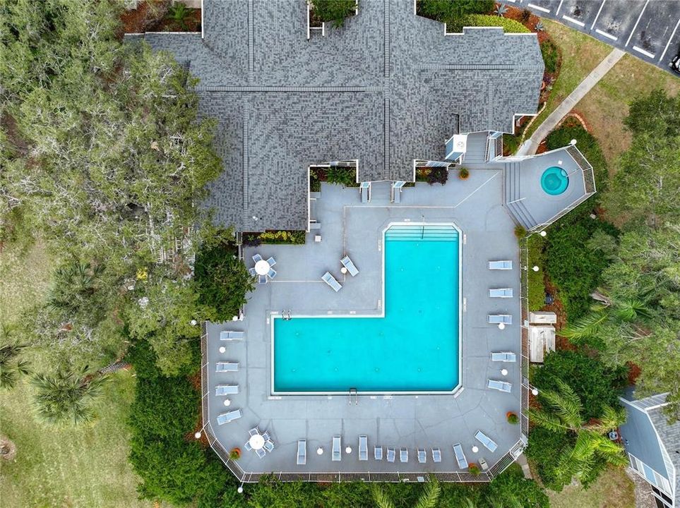 Active With Contract: $164,900 (2 beds, 2 baths, 899 Square Feet)