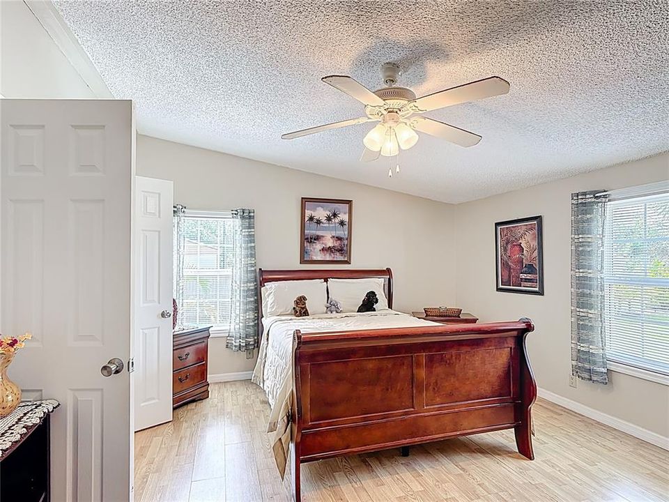 For Sale: $440,000 (4 beds, 3 baths, 2292 Square Feet)